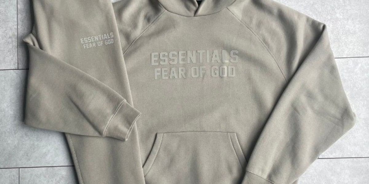 Essential Clothing for Travel Comfort and Style